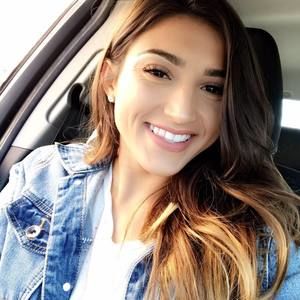 Meet your Posher, Joni